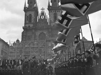 main picture 3 World War II tour Prague
